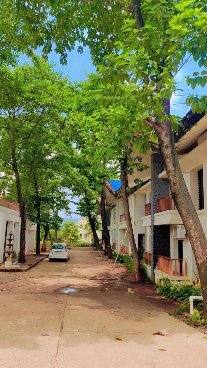 Indus Valley Resort Lonavla Zewnętrze zdjęcie
